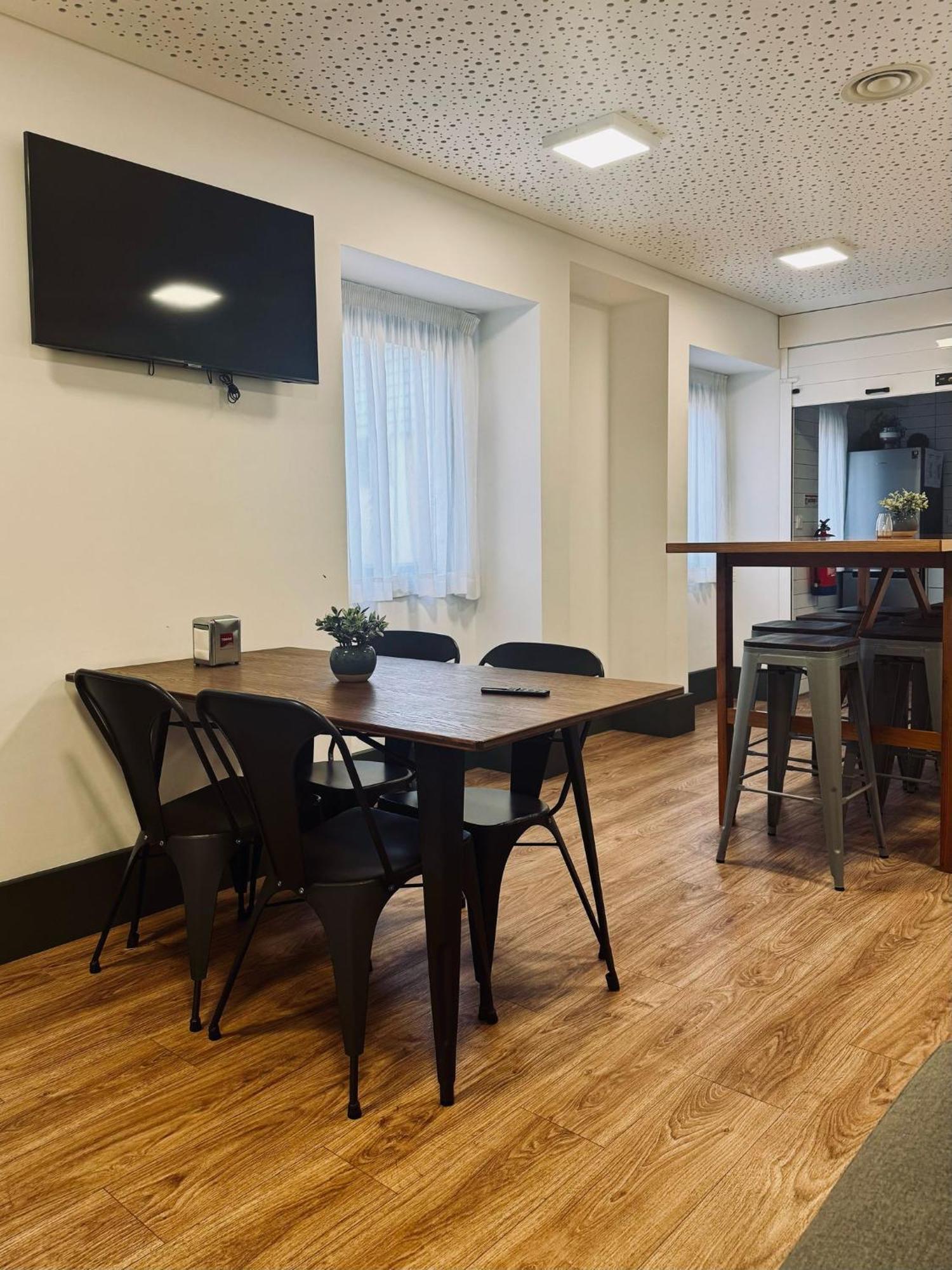 Alianca Cafe & Hostel อังกรา ดู เอโรอิสโม ภายนอก รูปภาพ