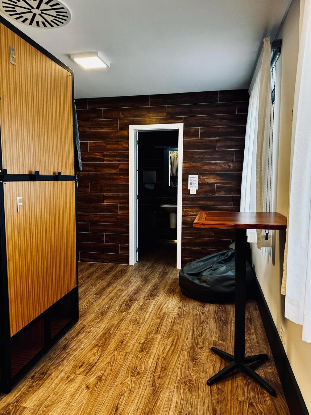Alianca Cafe & Hostel อังกรา ดู เอโรอิสโม ภายนอก รูปภาพ